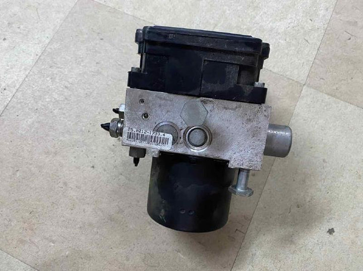 2011 Ford Expedition Lincoln Navigator ABS Pump OEM