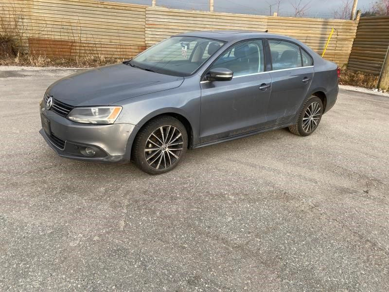 2013-2015 Volkswagen Passat ABS Anti-Lock Brake Pump Control Module Assembly