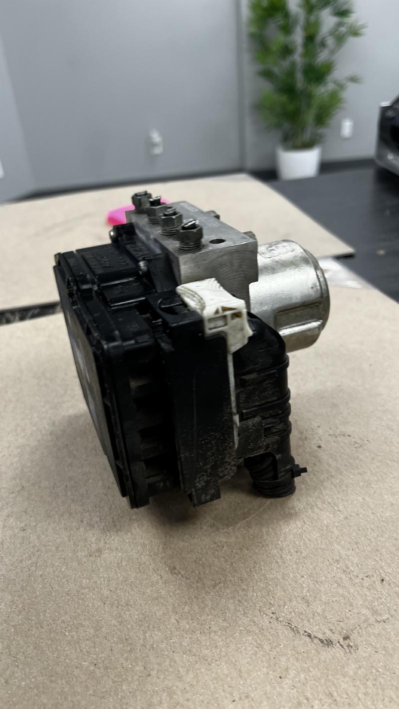 2013 Honda Accord ABS Anti-Lock Brake Pump Assembly OEM