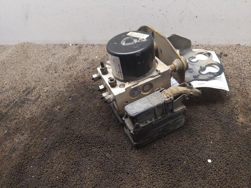 2014-2017 Jeep Compass Patriot ABS Anti-Lock Brake Pump Control Module Assembly