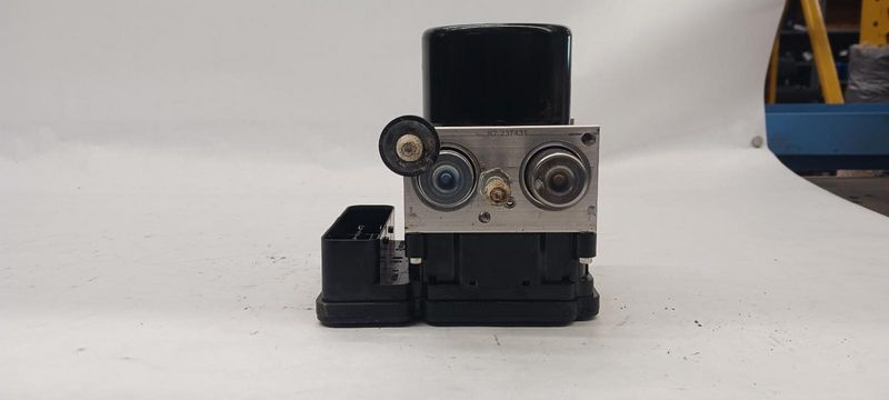 2015-2018 Jeep Wrangler 3.6L ABS Pump Module 68284715AB OEM