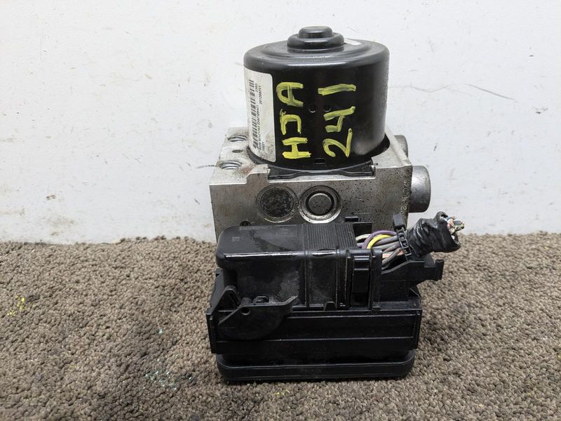 2011-2015 Ford Edge MKX ABS Anti-Lock Brake Pump Assembly w/o adaptive cruise